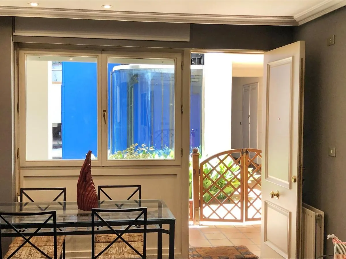 Apartamento Frente Al Guggenheim. Urbanizacion De Lujo En El Centro Bilbao 0*,  Spain