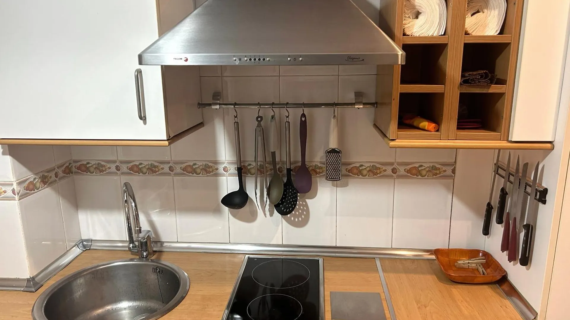 Apartamento Frente Al Guggenheim. Urbanizacion De Lujo En El Centro Bilbao 0*,  Spain